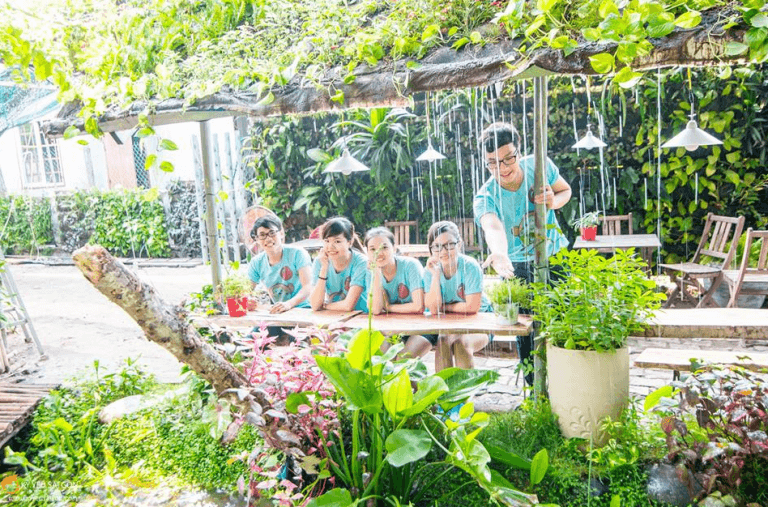 Một góc quán cafe Vườn Ươm