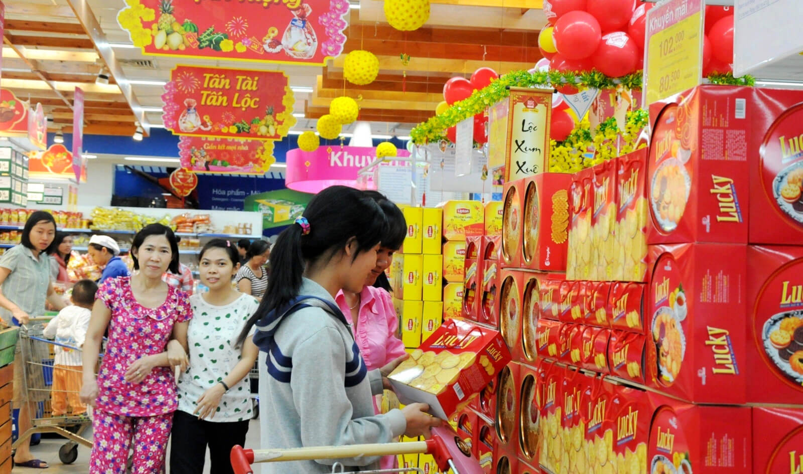 “Bỏ túi” kinh nghiệm mua sắm ngày tết tiết kiệm và đầy đủ 4