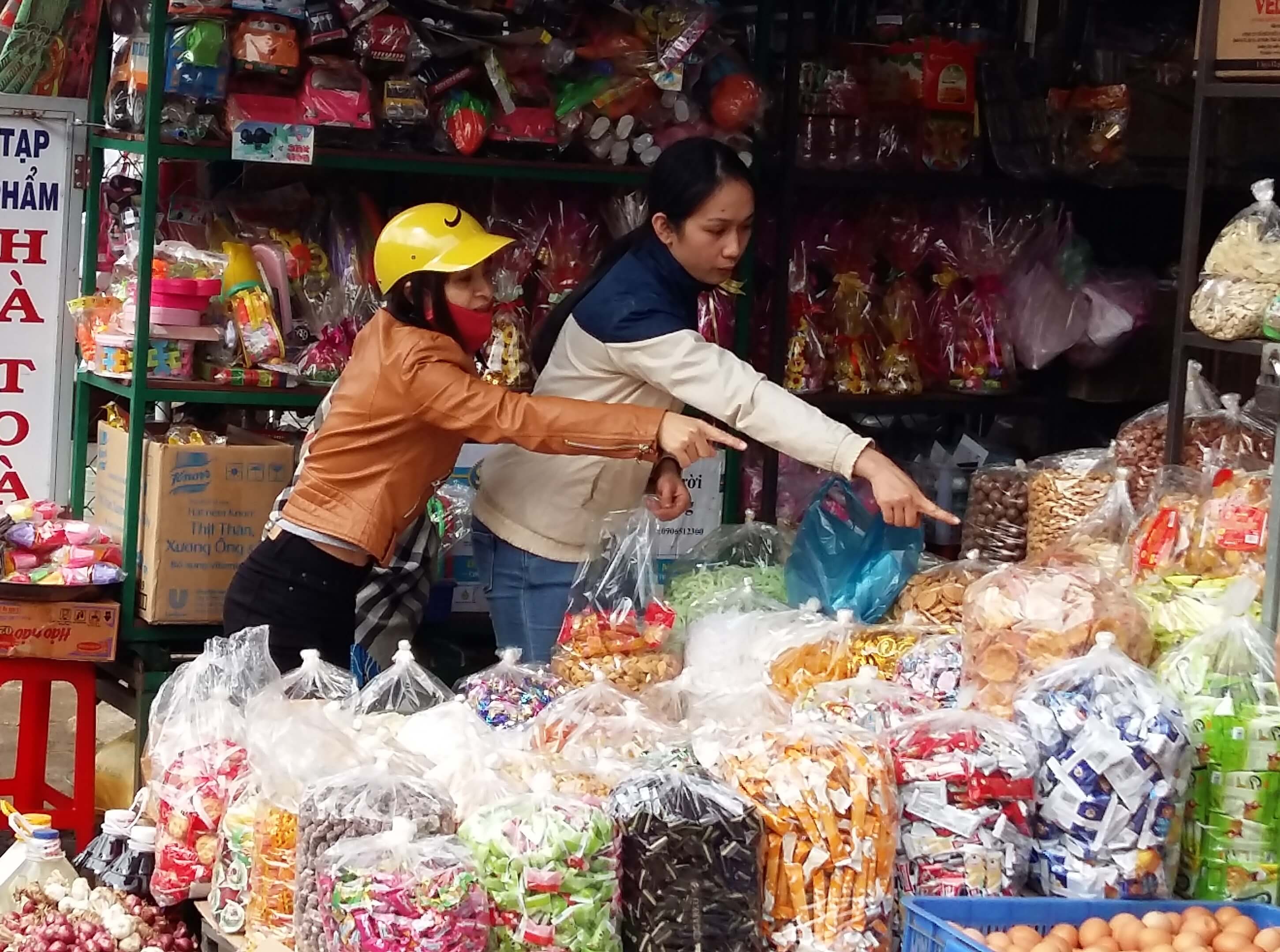 Hàng lậu, hàng cấm “sôi động” cuối năm 2