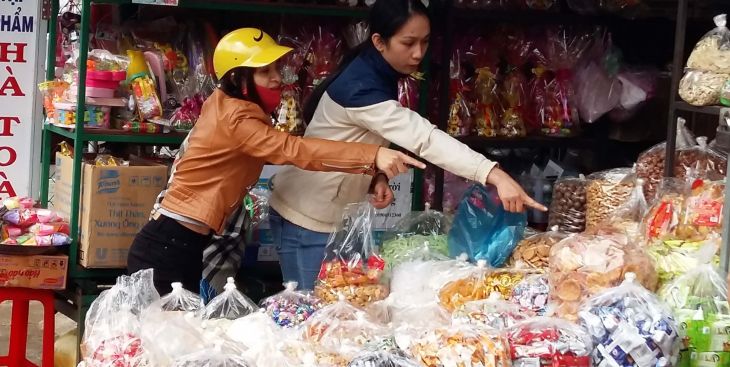 Hàng lậu, hàng cấm “sôi động” cuối năm