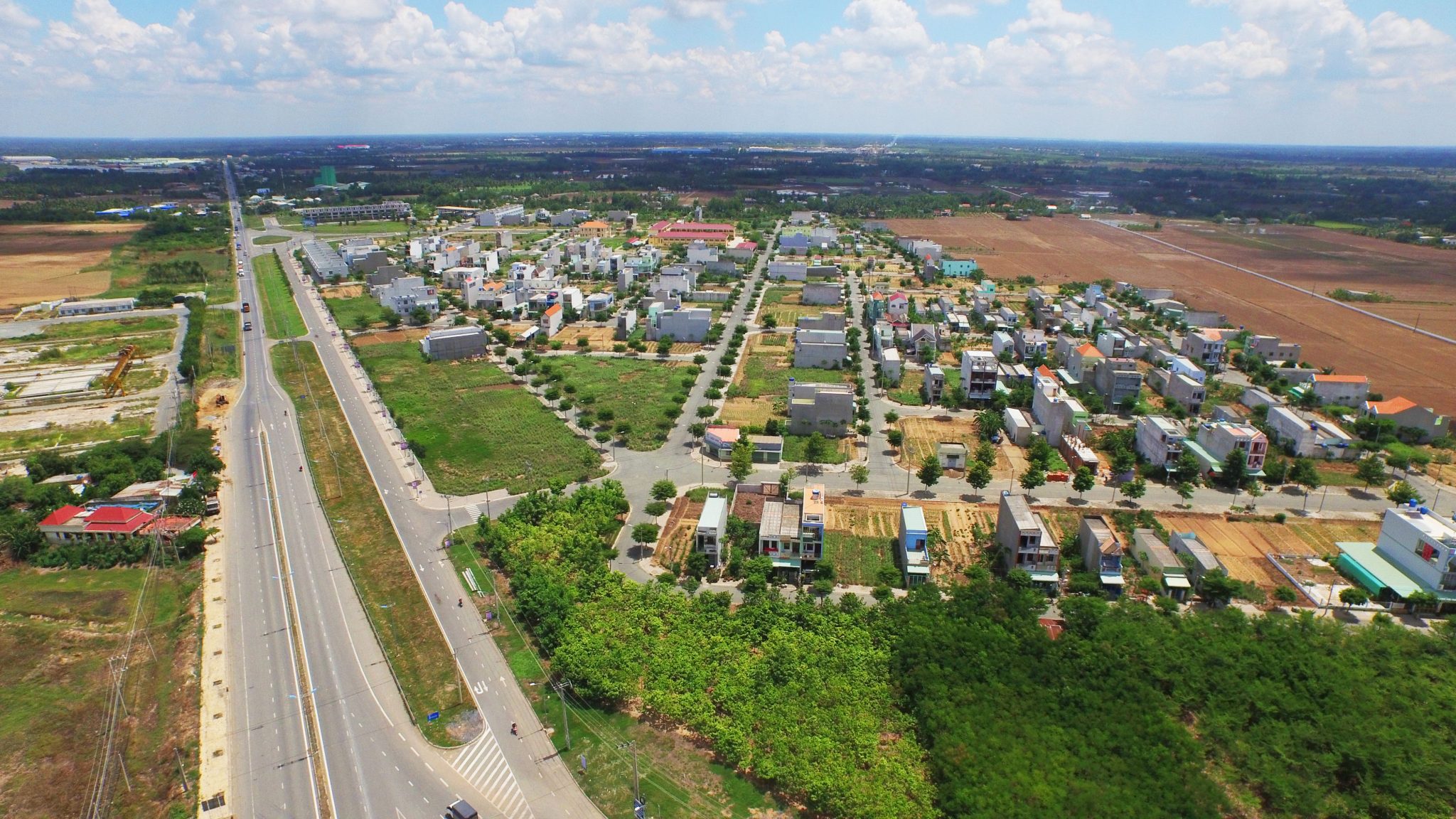 Nên mua đất dự án hay nhà dân? 1