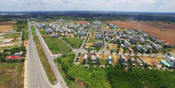 Nên mua đất dự án hay nhà dân?