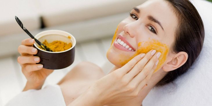 Lấy lại làn da trắng mịn như mơ cùng 4 cách làm đẹp bằng bột nghệ