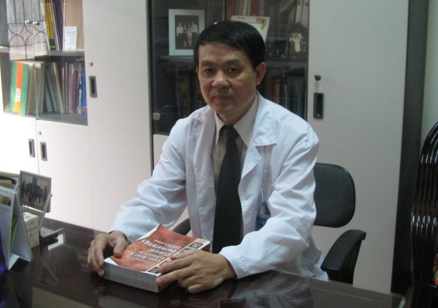 Bác sĩ Hưng điều trị vảy nến giỏi tại Hà Nội