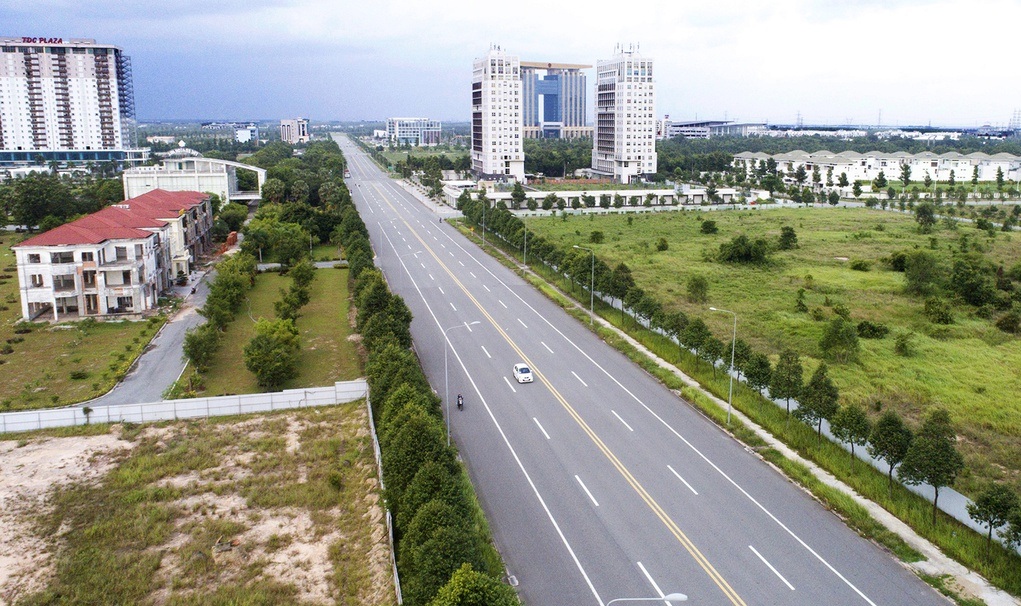 Giá bất động sản còn quá cao khiến khu đô thị vẫn khá vắng vẻ