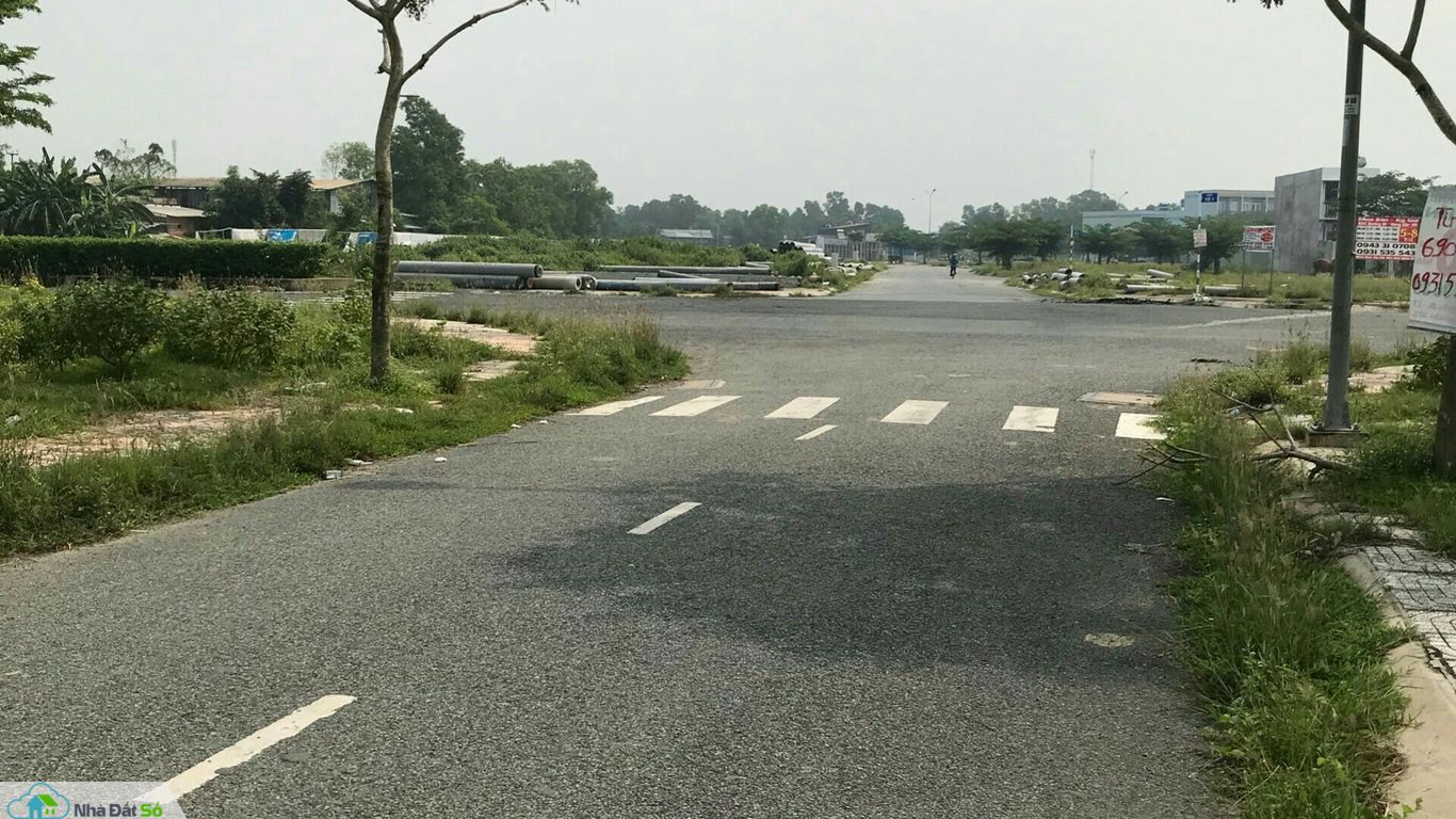 Đất mặt tiền có vị trí địa lí đắc địa