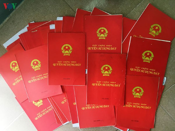 Kẻ gian đánh tráo giấy tờ nhà đất