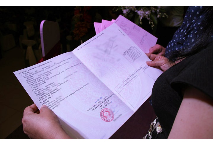 Kiểm tra các giấy tờ liên quan