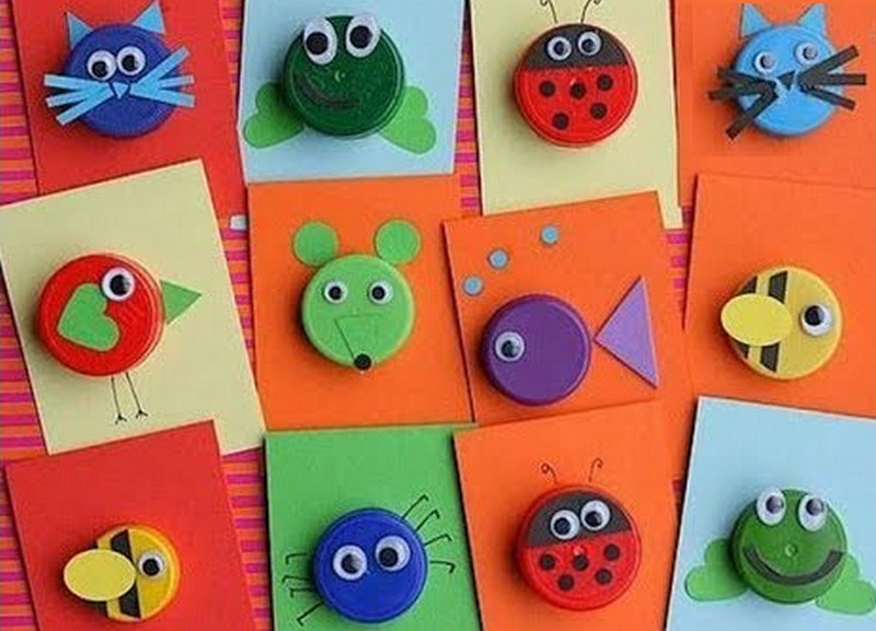 Đồ chơi được làm từ nắp chai nhựa