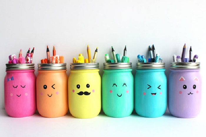 Sử dụng ly tái chế làm đồ trang trí