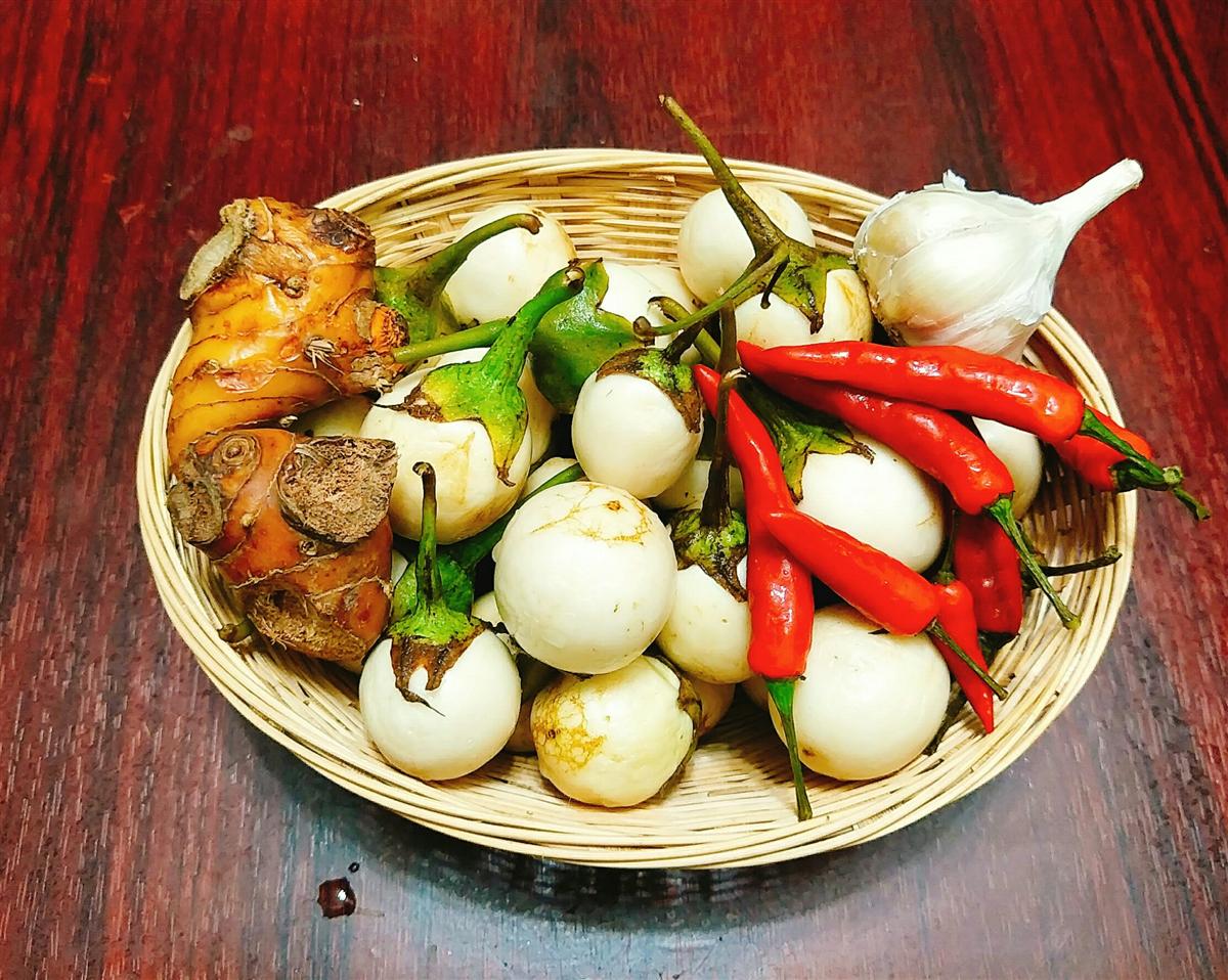  Chuẩn bị những nguyên liệu cần thiết để làm cà pháo ngày tết