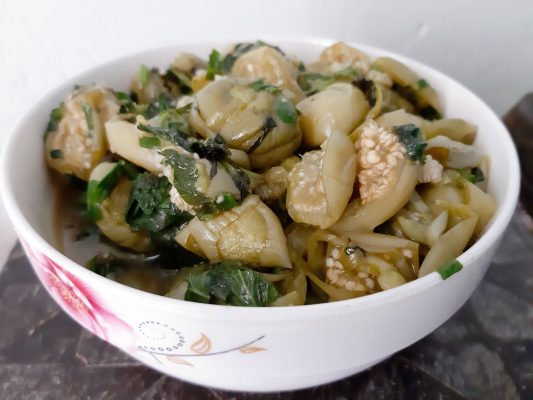 Chế biến món cà pháo xào tỏi thơm ngon chiêu đãi cả gia đình