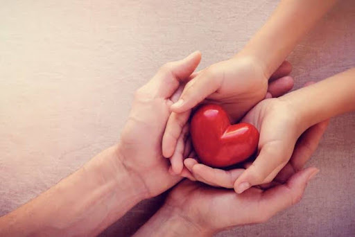 Chỉ cần ngồi bên cạnh lắng nghe thôi là bạn cũng đã là một nửa kia trọn vẹn rồi