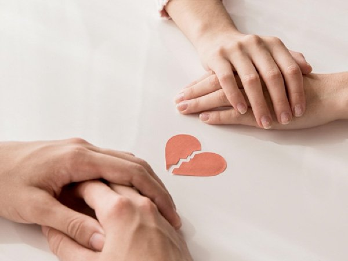 Không vội làm bạn với người yêu cũ