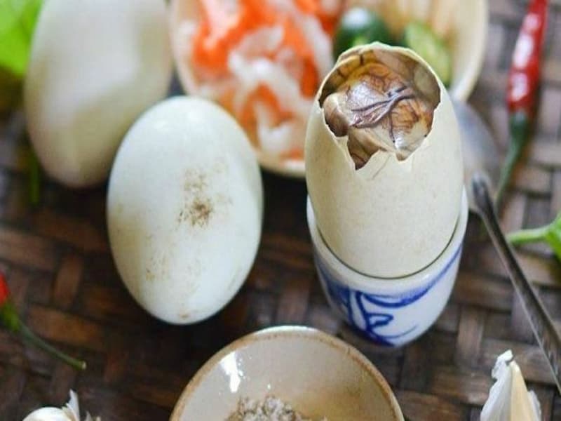 Bà bầu ăn trứng vịt lộn bao nhiêu là tốt nhất?