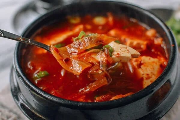 Canh kim chi là một món đặc trưng của người dân Hàn Quốc