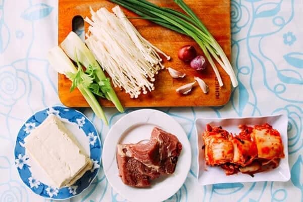 Nguyên liệu chế biến canh kim chi thịt heo