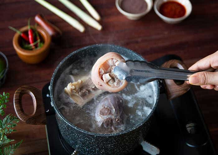 Công thức nấu bún bò Huế đơn giản tại nhà