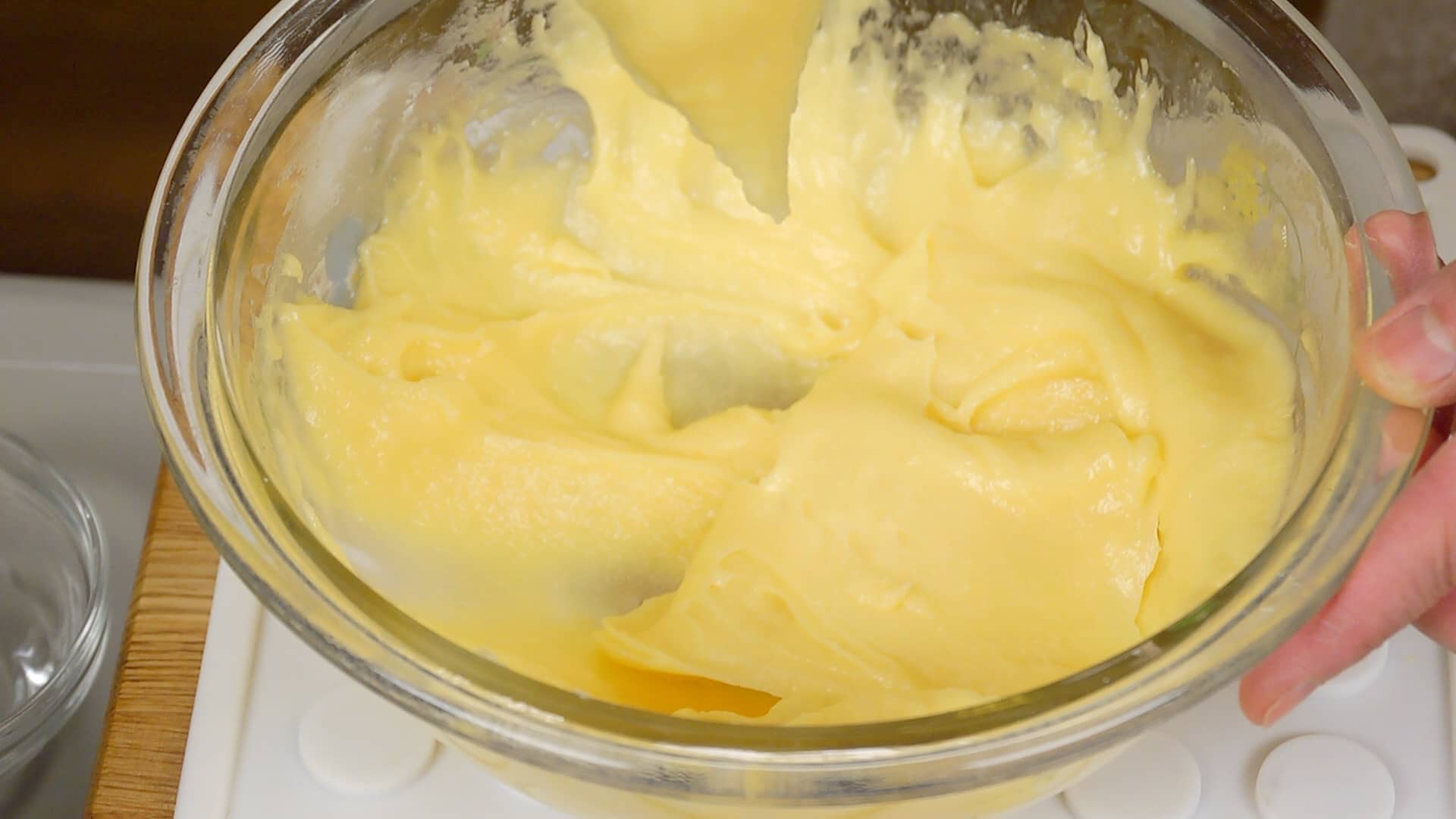 Cách làm vỏ bánh su kem