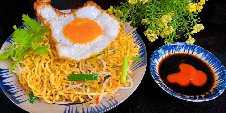 Một số công thức làm mì trộn, mì xào và mì cay ngon