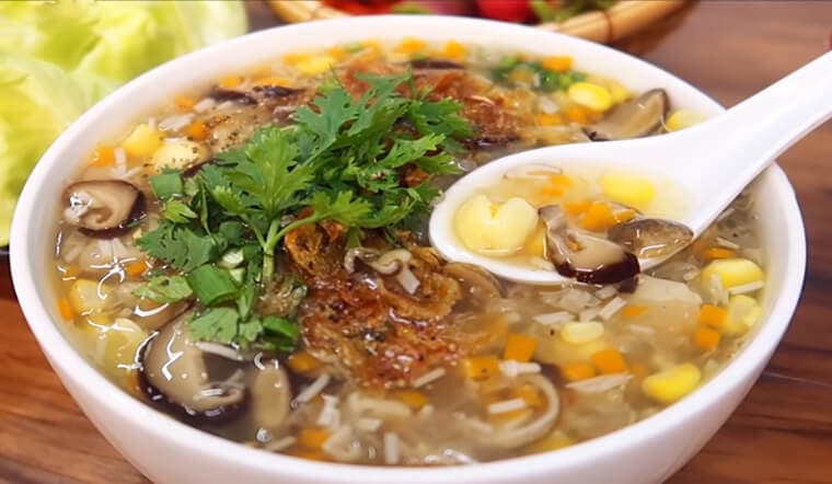 Súp gà thơm ngon, bổ dưỡng