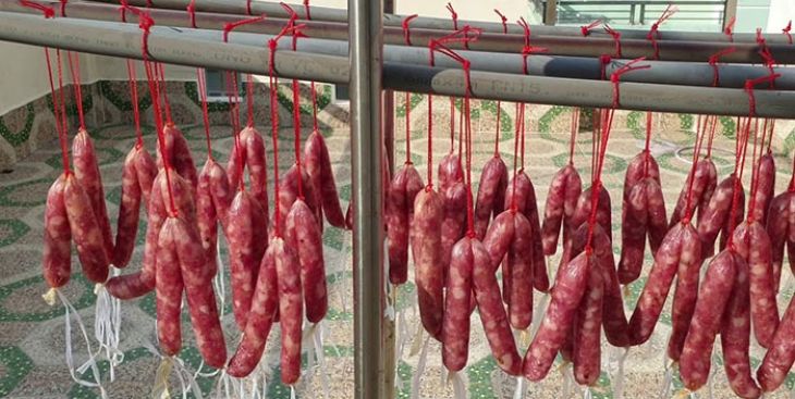 Công thức làm lạp xưởng siêu ngon, siêu đơn giản tại nhà