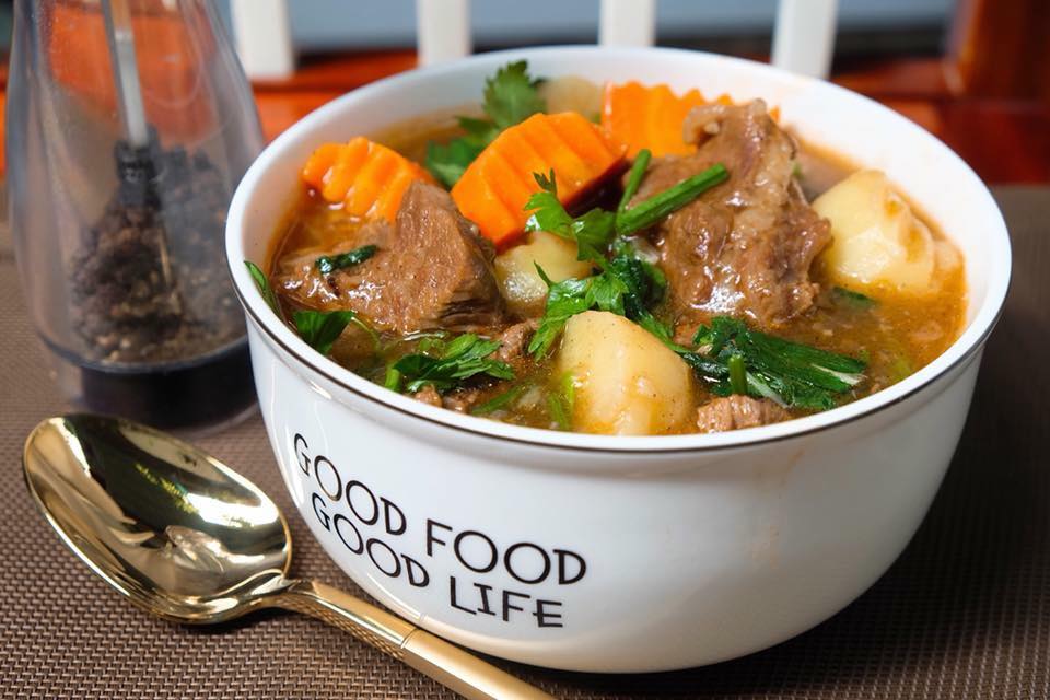 Công thức nấu bò sốt vang ngon 