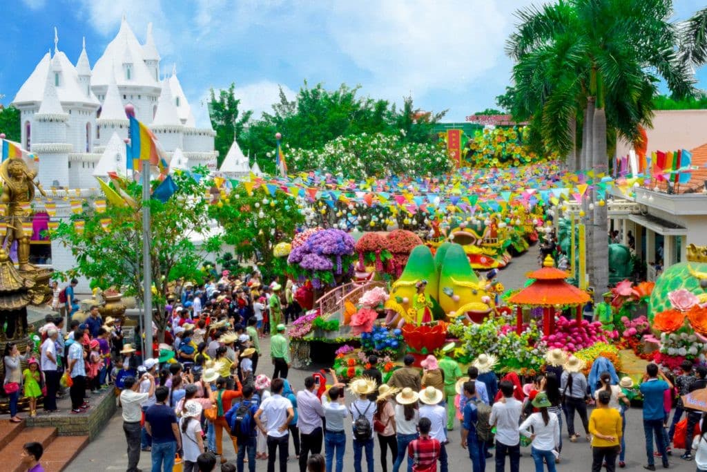 Xem các chương trình biểu diễn nghệ thuật