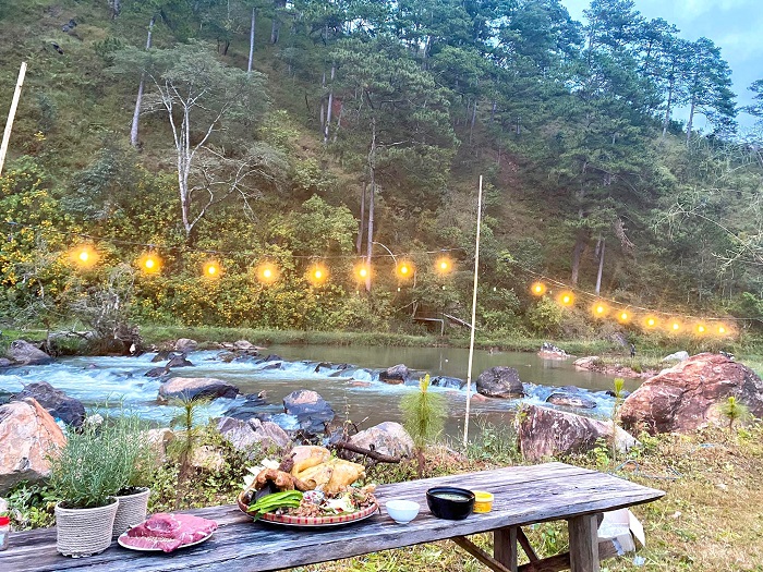 Tổ chức tiệc BBQ tại hồ Bình An