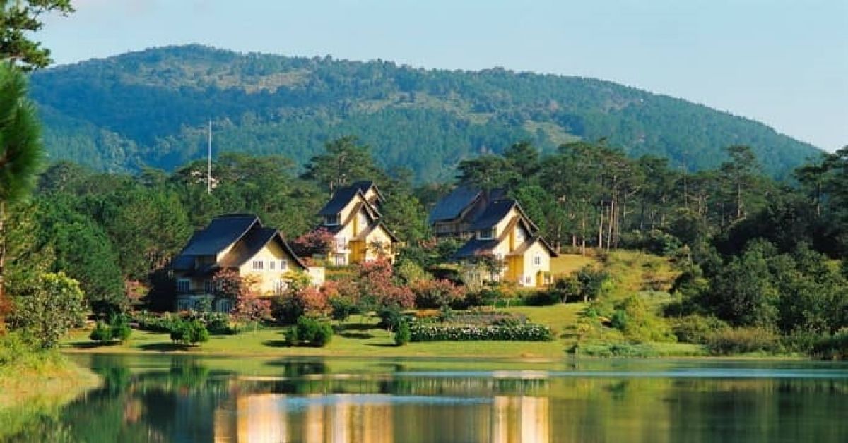 Tận hưởng khung cảnh yên bình tại Hồ Bình An